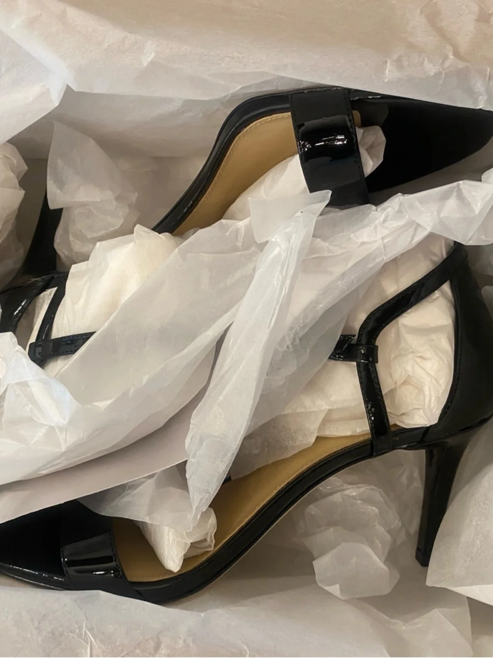 Michael Kors Women  Black Patent Ankle Strap Simone Mid Heel Stiletto New Size 9 - Picture 3 of 10